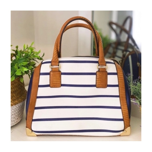 SOLD! ❌ ALDO Navy Blue Striped Tote Bag - Picture 3 of 4